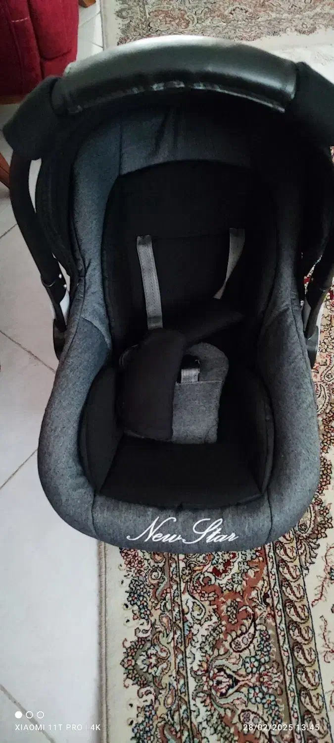 کریر کاملا سالم و در حد نو هست|تخت و صندلی بچه|بابل, |دیوار