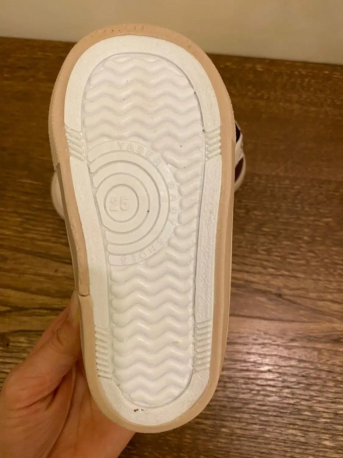 کفش بچگانه سایز ۲۵|کفش و لباس بچه|کرج, کوی امامیه|دیوار