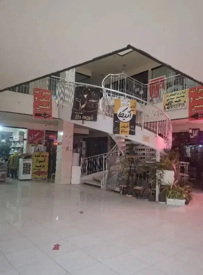 مغازه ۱۸متری در پاساژ ملل E6|اجارهٔ مغازه و غرفه|فولادشهر, فولادشهر|دیوار