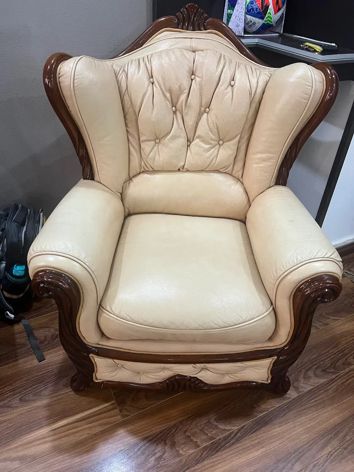 مبل هفت نفره|مبلمان خانگی و میز عسلی|لاهیجان, شیشه گران|دیوار