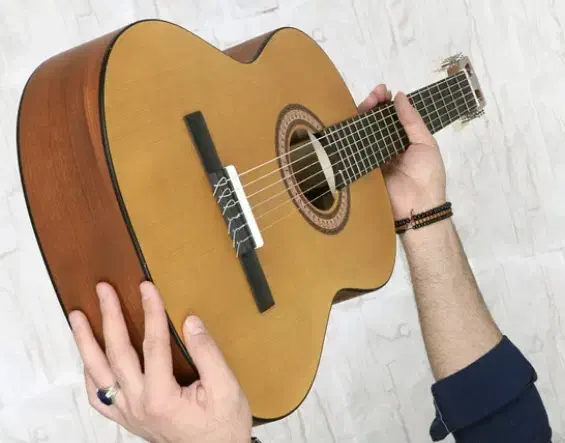 گیتار پارسی|گیتار، بیس، امپلیفایر|سمنان, |دیوار