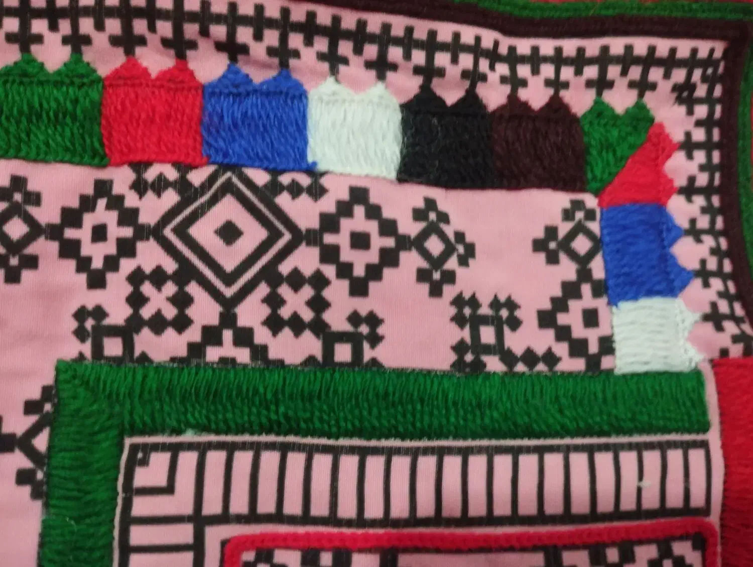 دوخت کلا و شیرازه|لباس|سراوان, |دیوار