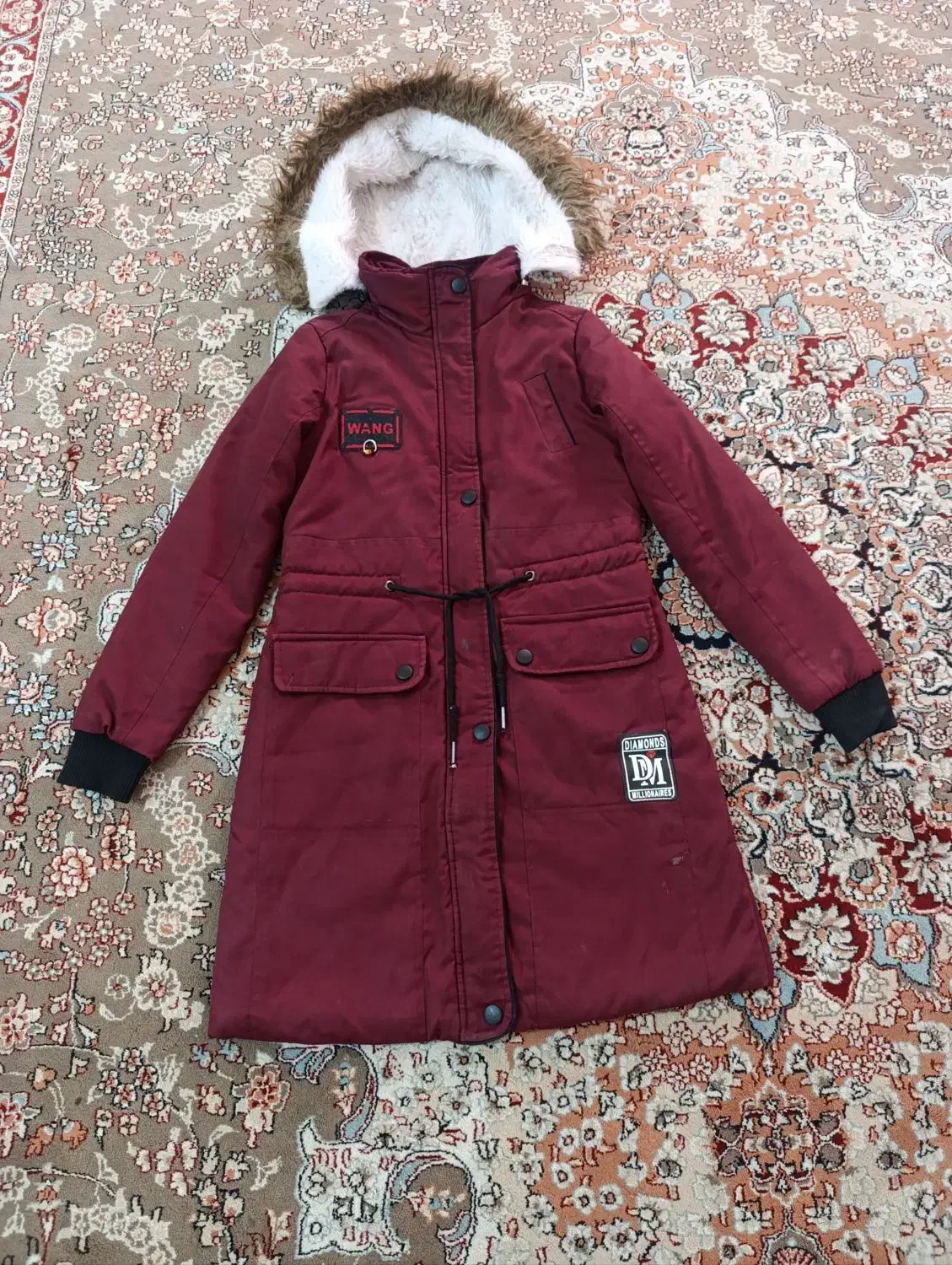 کاپشن|لباس|زابل, |دیوار