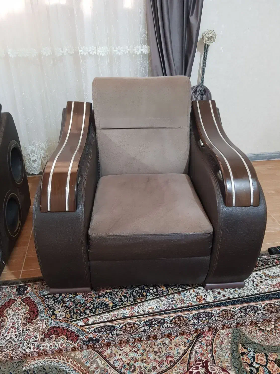 مبل شیک و تمیز|مبلمان خانگی و میز عسلی|بندر انزلی, انصار الحسین|دیوار