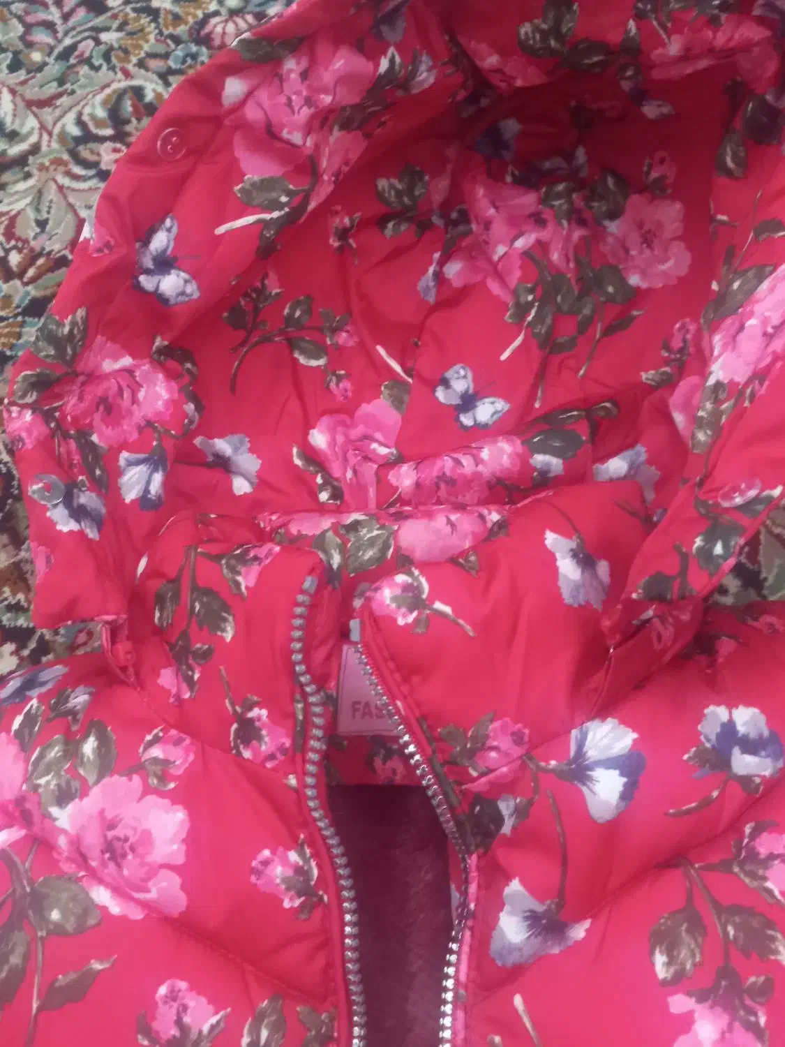 کاپشن دخترانه|لباس|بافت, |دیوار