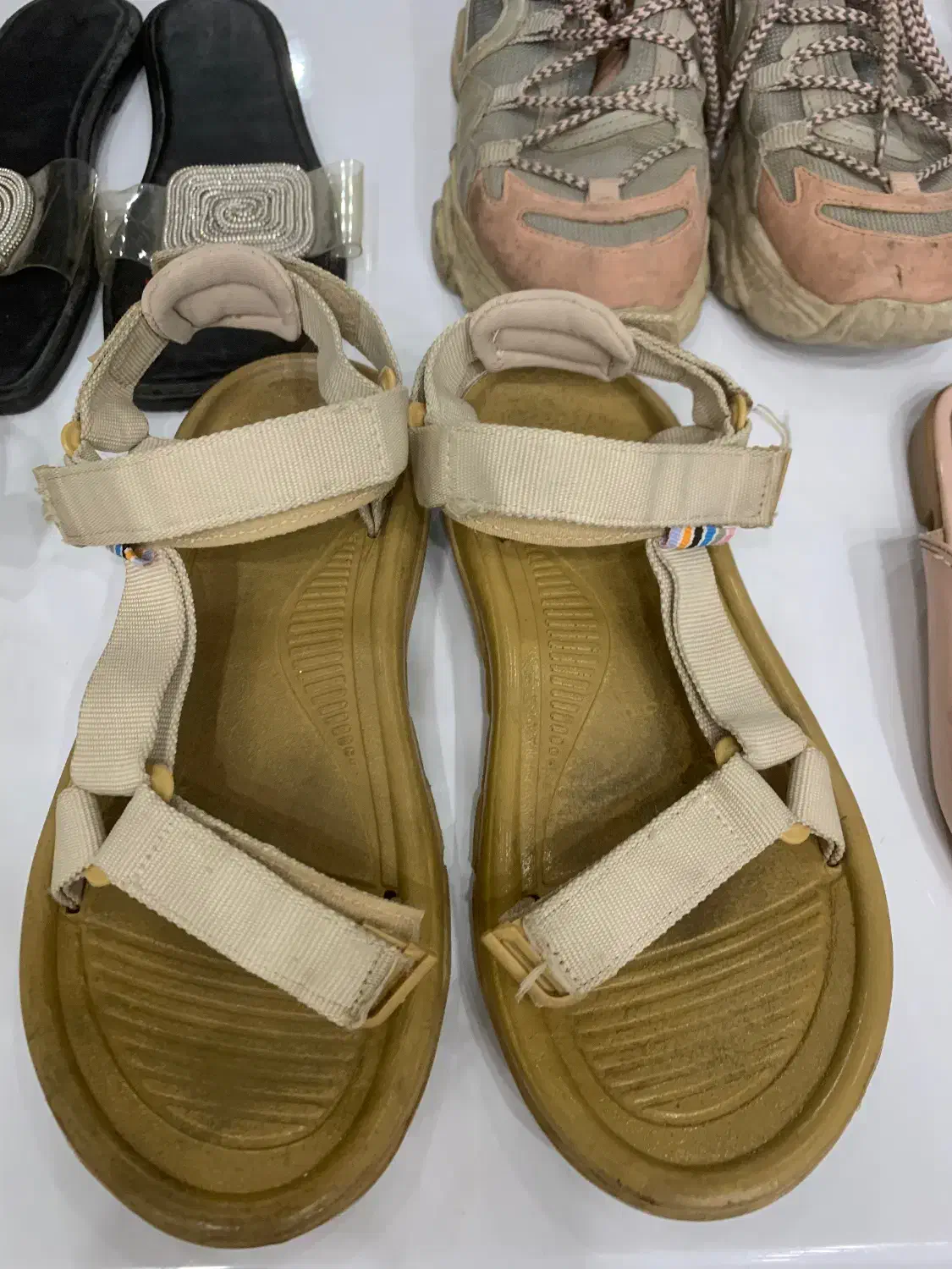 کفش درحدنوسایز۳۸و۳۹جفتی ۱۰۰هزارمقطوع|کیف، کفش، کمربند|جوانرود, |دیوار