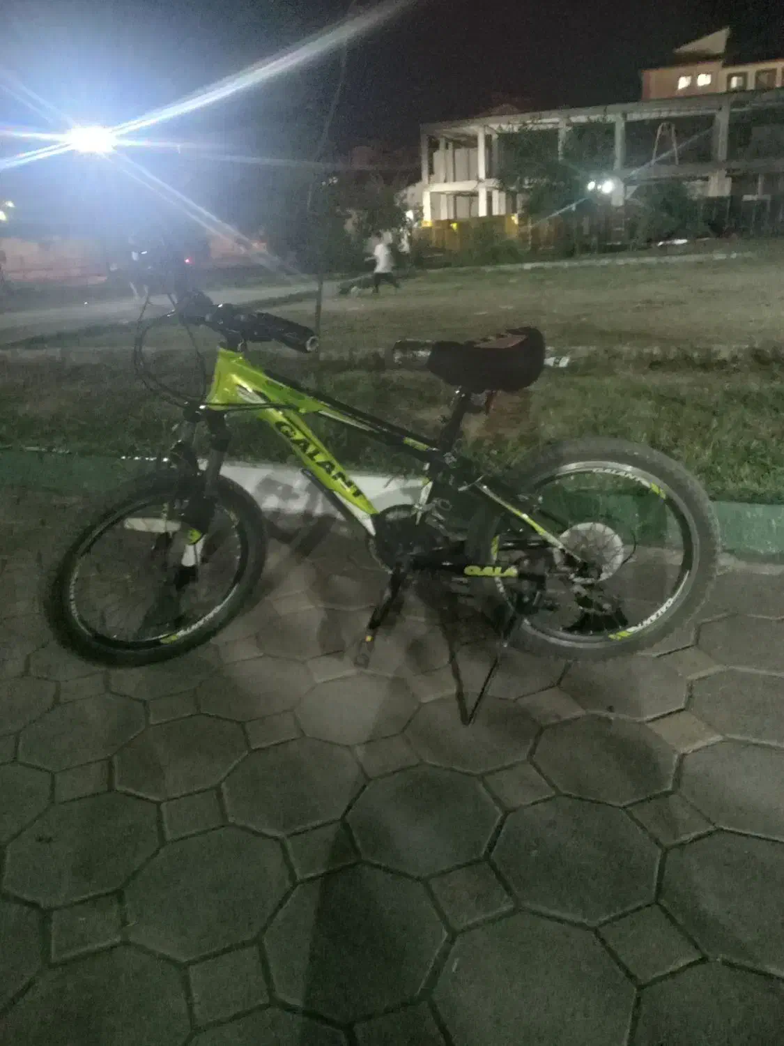 دو تا دو چرخه یک سه چرخه|دوچرخه، اسکیت، اسکوتر|رشت, کوی مهر|دیوار