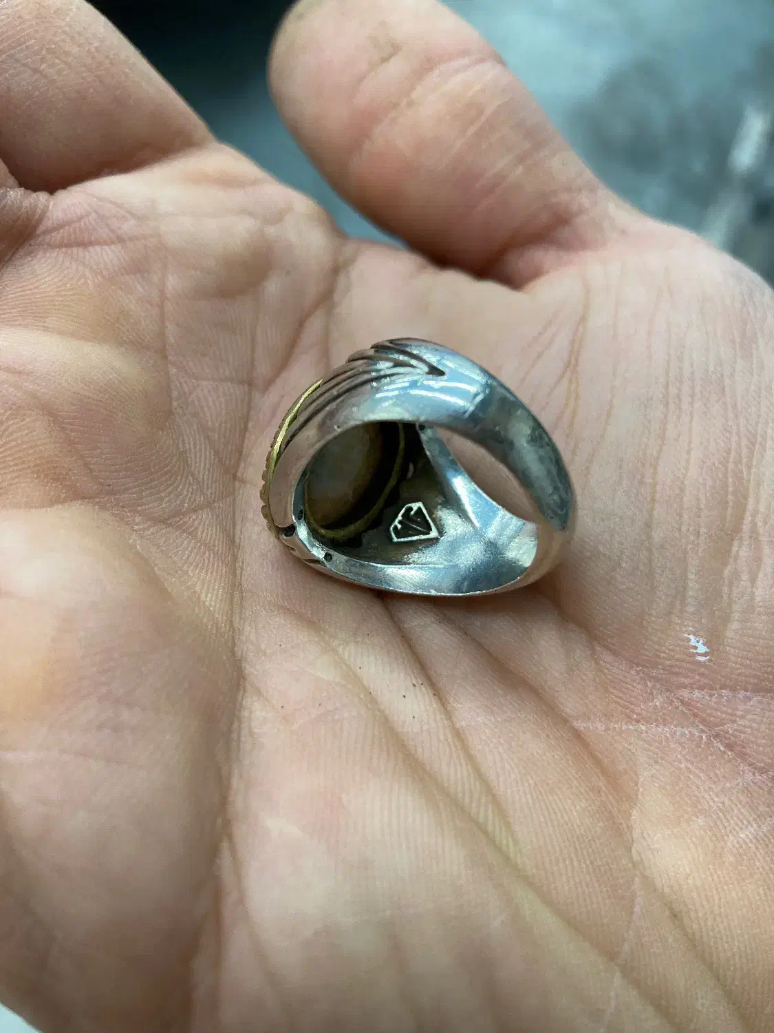 انگشترشجر|جواهرات|آبیک, |دیوار