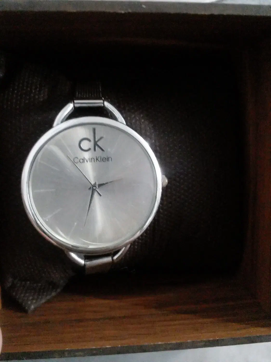 ساعت مچی زنانه و دخترانه قیمت ۵۰۰ تومان|ساعت|خمینیشهر, |دیوار