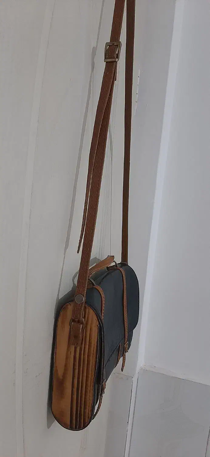 کیف دوشی زنانه چرم طبیعی|کیف، کفش، کمربند|قم, چهل درخت|دیوار