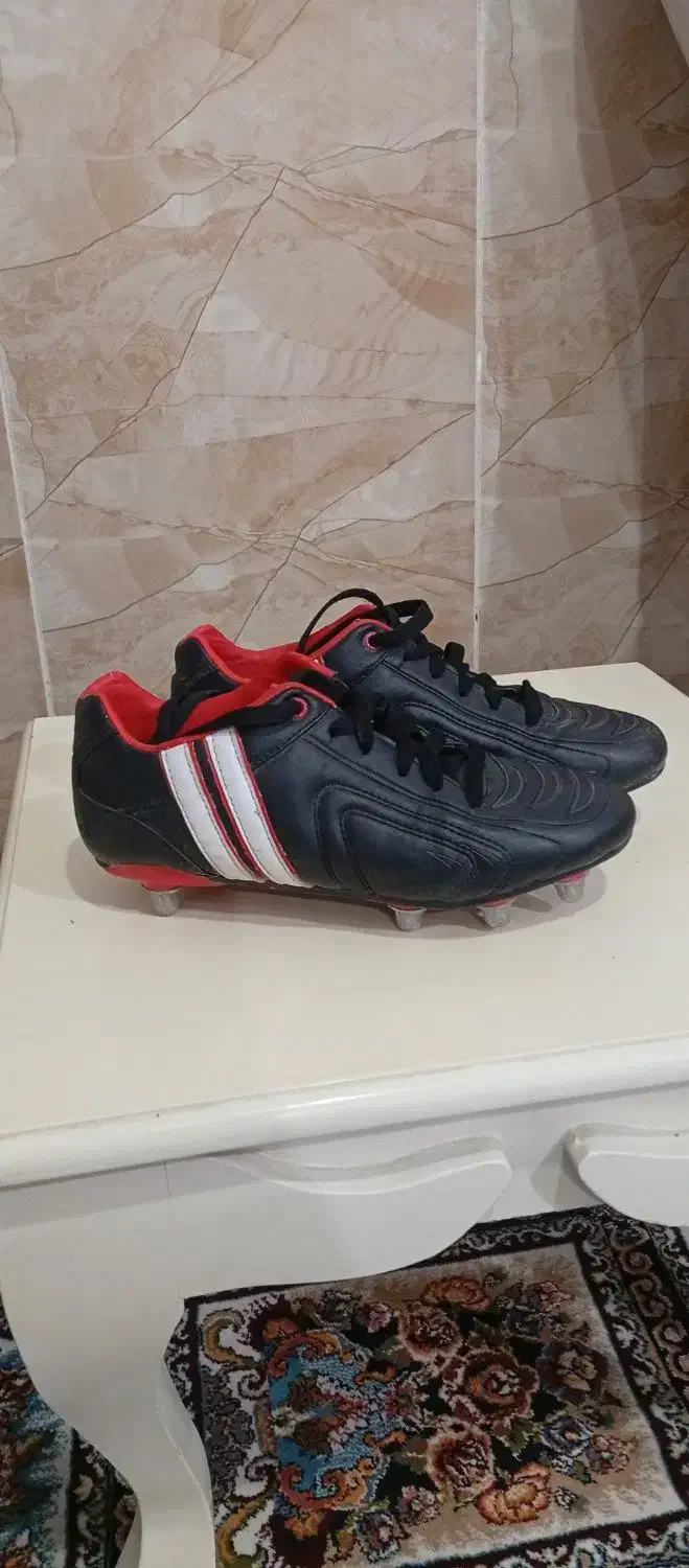 3 عدد کفش فوتبالی|کیف، کفش، کمربند|سرپل ذهاب, |دیوار