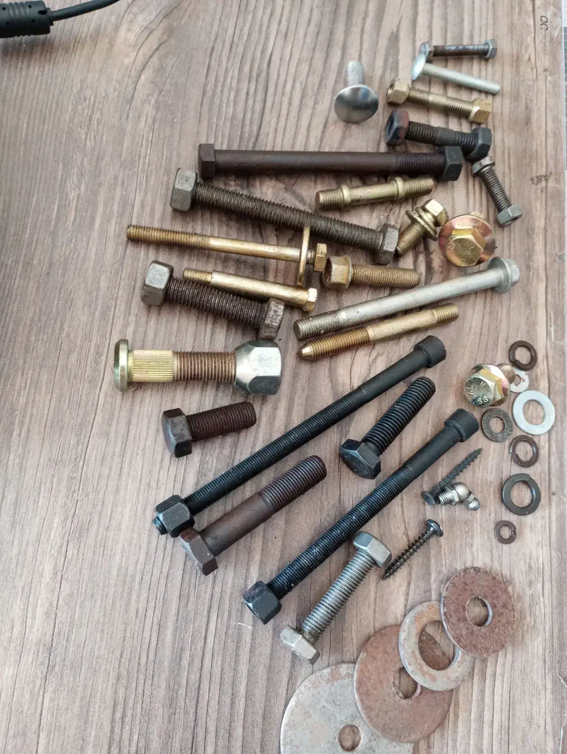 پیچ و لوازم پیچ ومهره ماشینهای پرایدونیسان وپیکان|قطعات یدکی و لوازم جانبی|رشت, نخودچر|دیوار