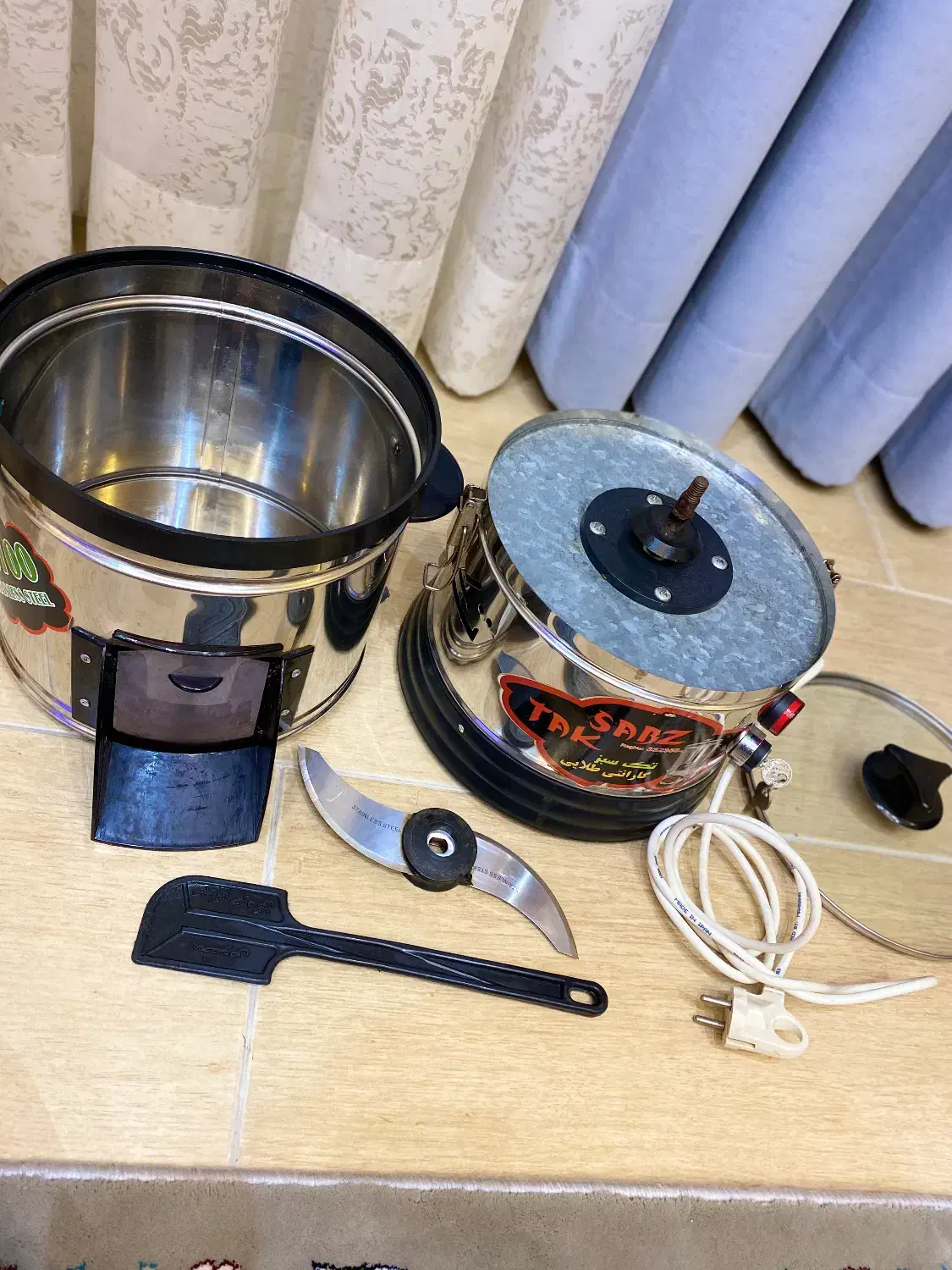 سبزی خوردکن|خردکن، آسیاب، غذاساز|فریدون‌کنار, |دیوار