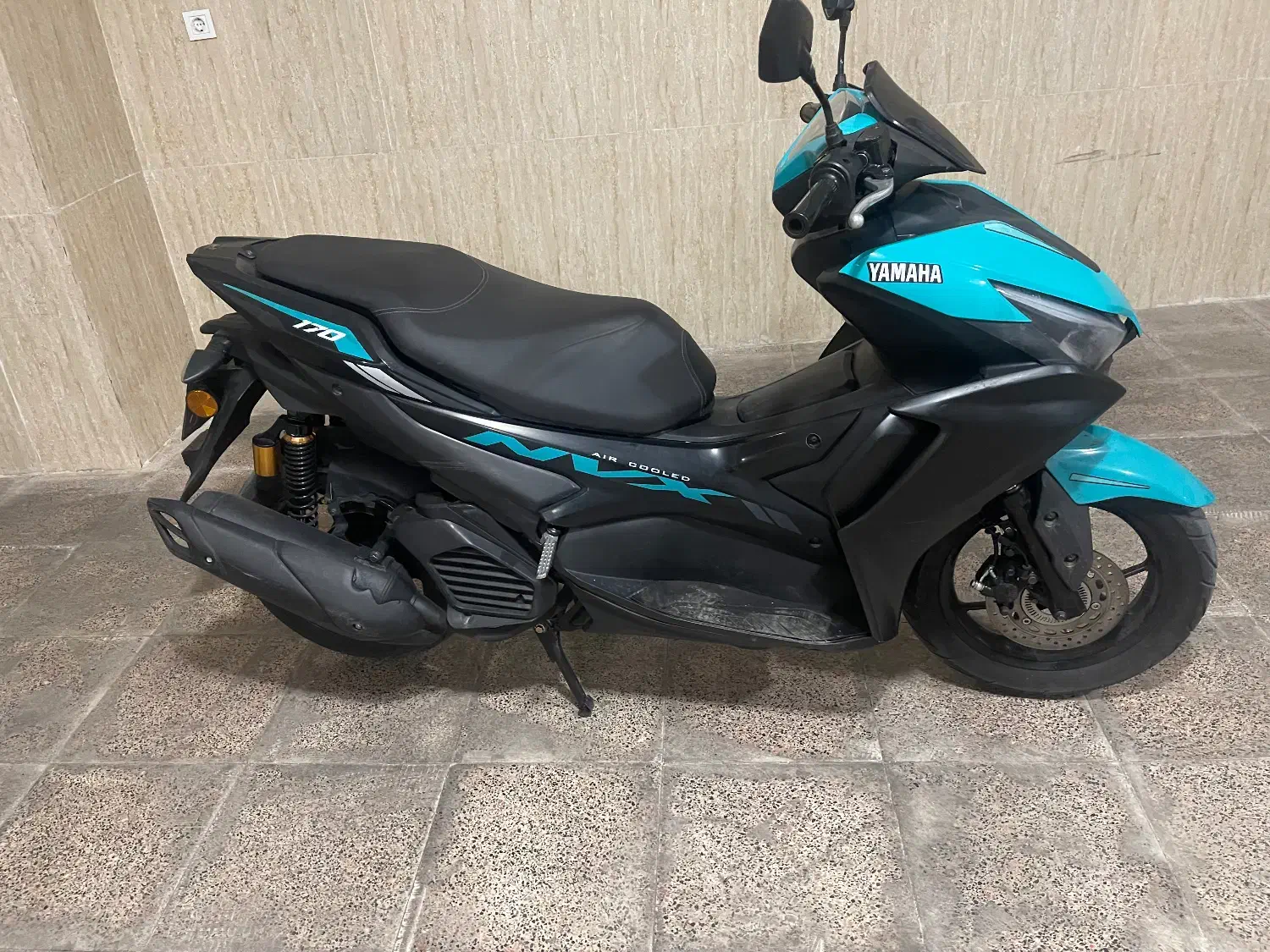 آیروکس ۱۷۰|موتورسیکلت|کرج, کلاک نو|دیوار