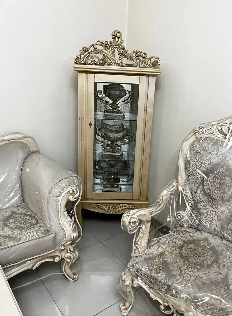 مینی ویترین چوب راش کاملا نو و سالم|بوفه، ویترین، کنسول|تهران, نیروی هوایی (پیروزی)|دیوار