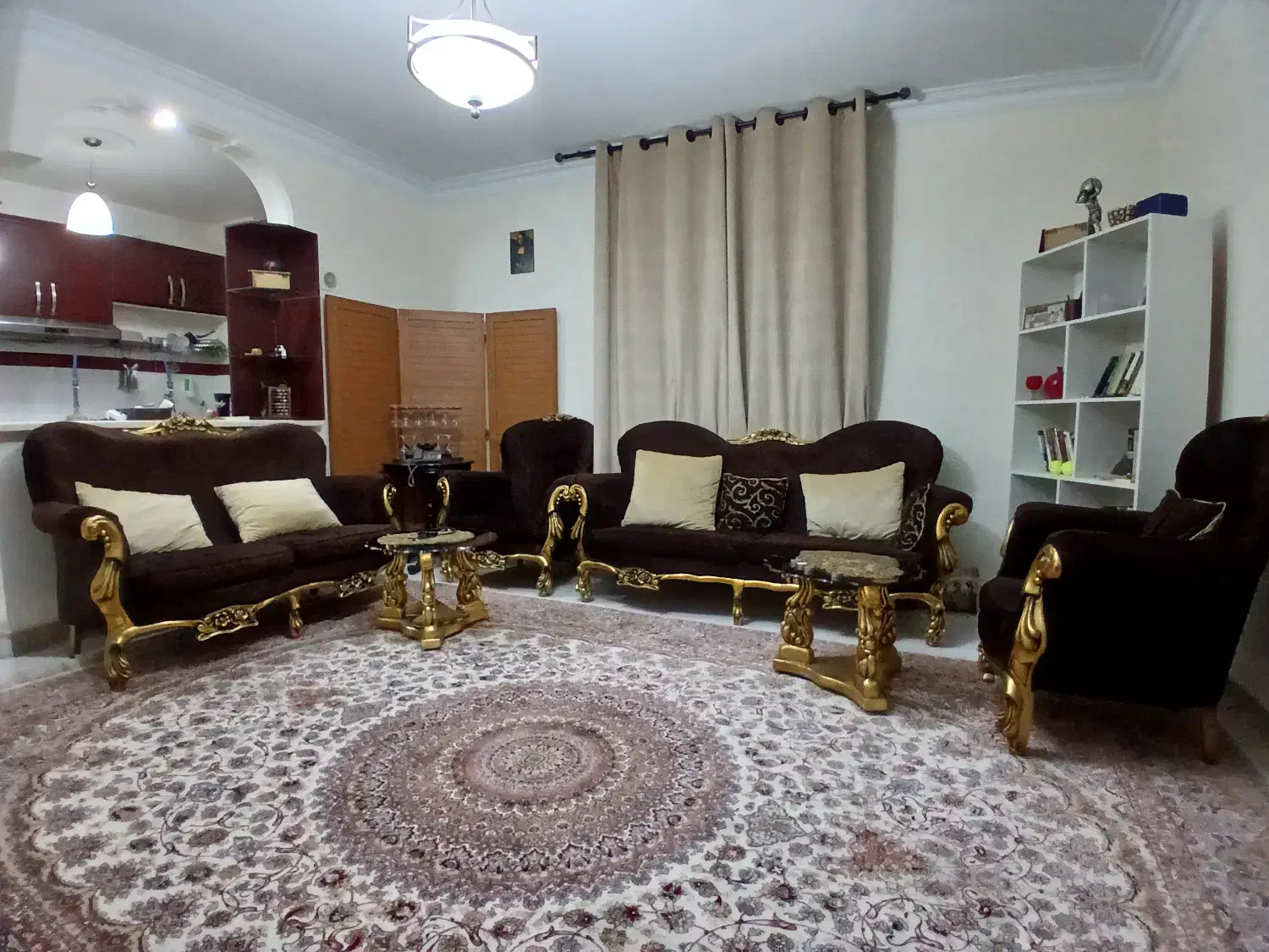 مبل سلطنتی و راحتی|مبلمان خانگی و میز عسلی|تهران, نیکنام|دیوار