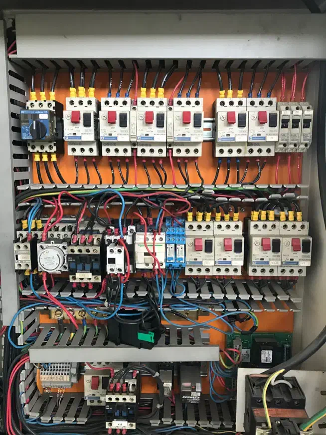 تراش cnc تورنادو۱۰۰|ماشینآلات صنعتی|شیراز, شهرک صنعتی شیراز|دیوار