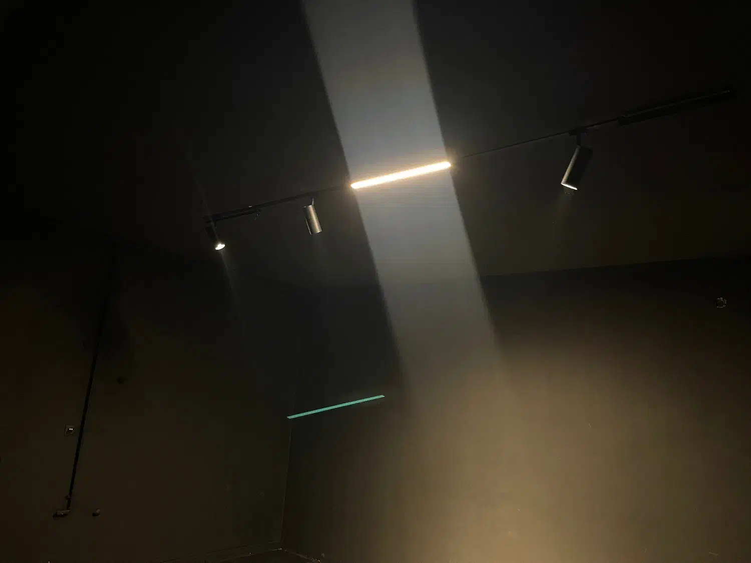 اجاره ی بلک باکس black box|اجارهٔ کوتاهمدت دفتر کار و فضای آموزشی|شیراز, قصرالدشت|دیوار