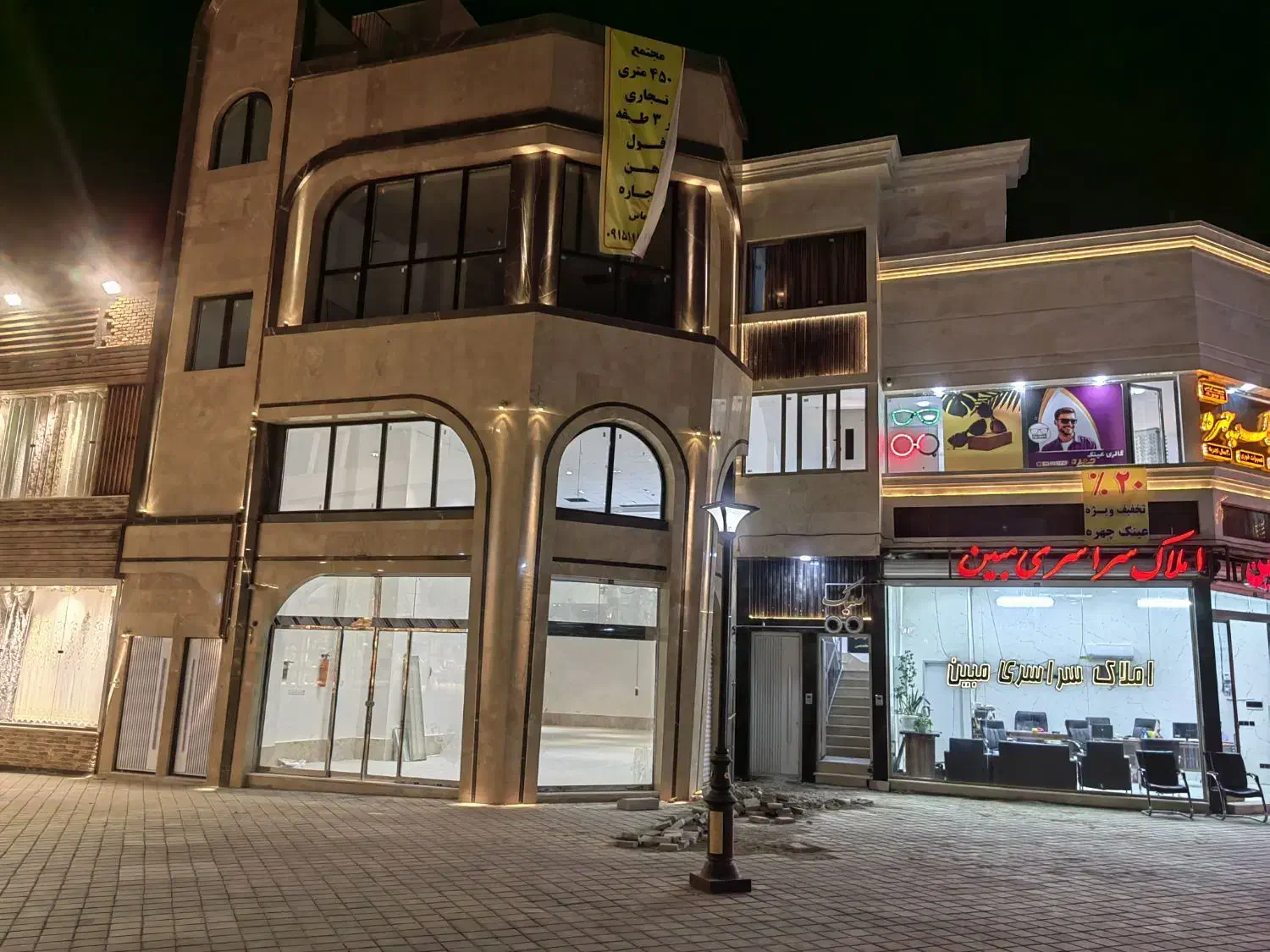 تجاری ۶۵۰ متری و ۱۸۰ متری چهارراه مخابرات|اجارهٔ مغازه و غرفه|مشهد, ولیعصر (شهرک غرب)|دیوار