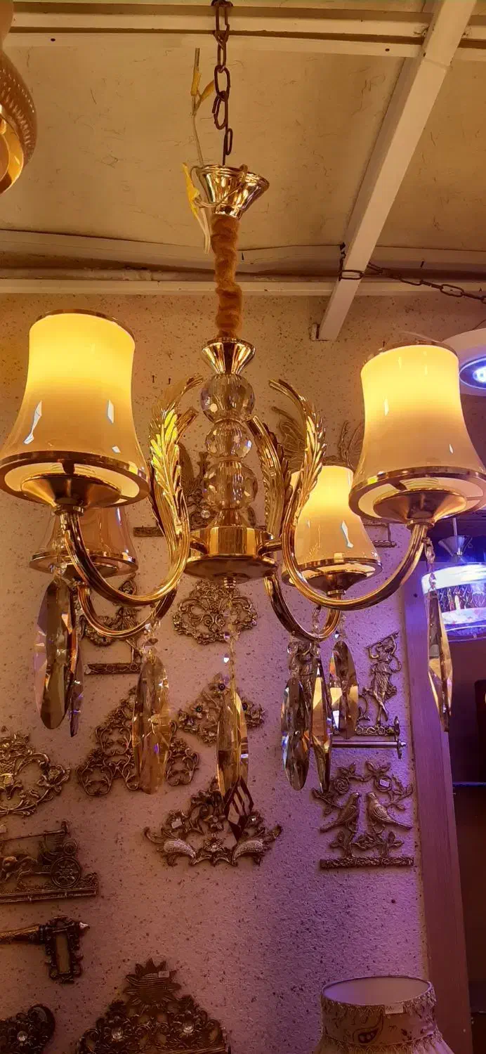 لوستر ۴ شاخه ملیکا حباب خارجی طلایی و نقره ای|لوستر و چراغ آویز|اراک, |دیوار