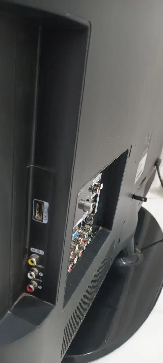 تلویزیون LCDسامسونگ۳۷ اینچ|تلویزیون و پروژکتور|اصفهان, دستگرده|دیوار