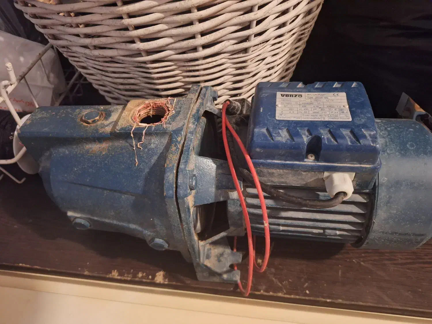 موتور آب و مخزن ۱۰۰۰ لیتری|مصالح و تجهیزات ساختمان|نکا, |دیوار