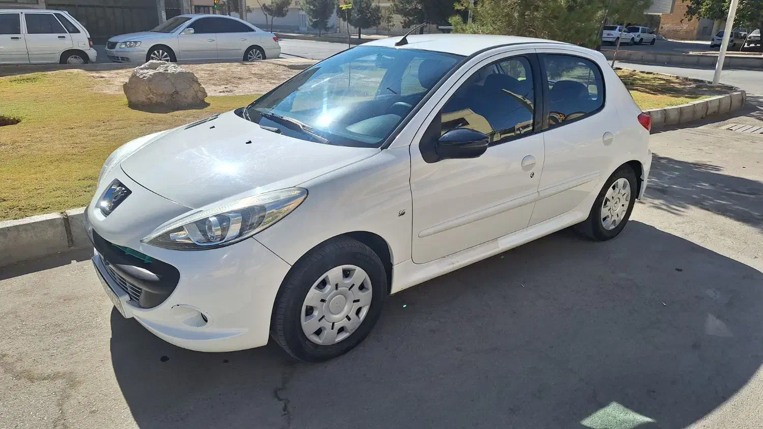 207 دنده ای ۹۹|خودرو سواری و وانت|اصفهان, برازنده|دیوار