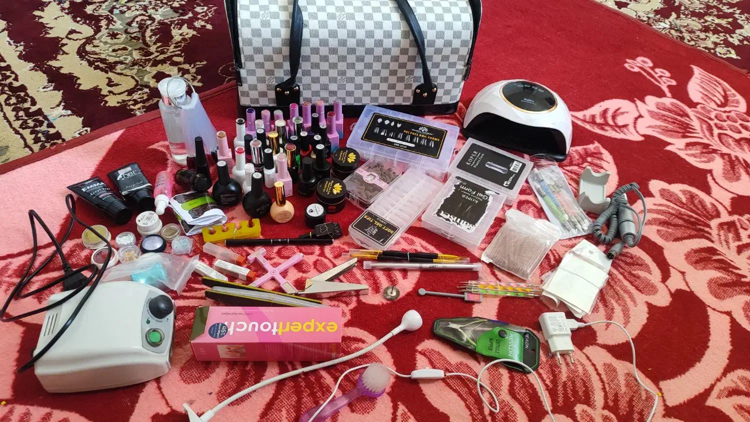 فروش صفر تا صد وسایل ناخن کاری|آرایشی، بهداشتی، درمانی|یاسوج, |دیوار