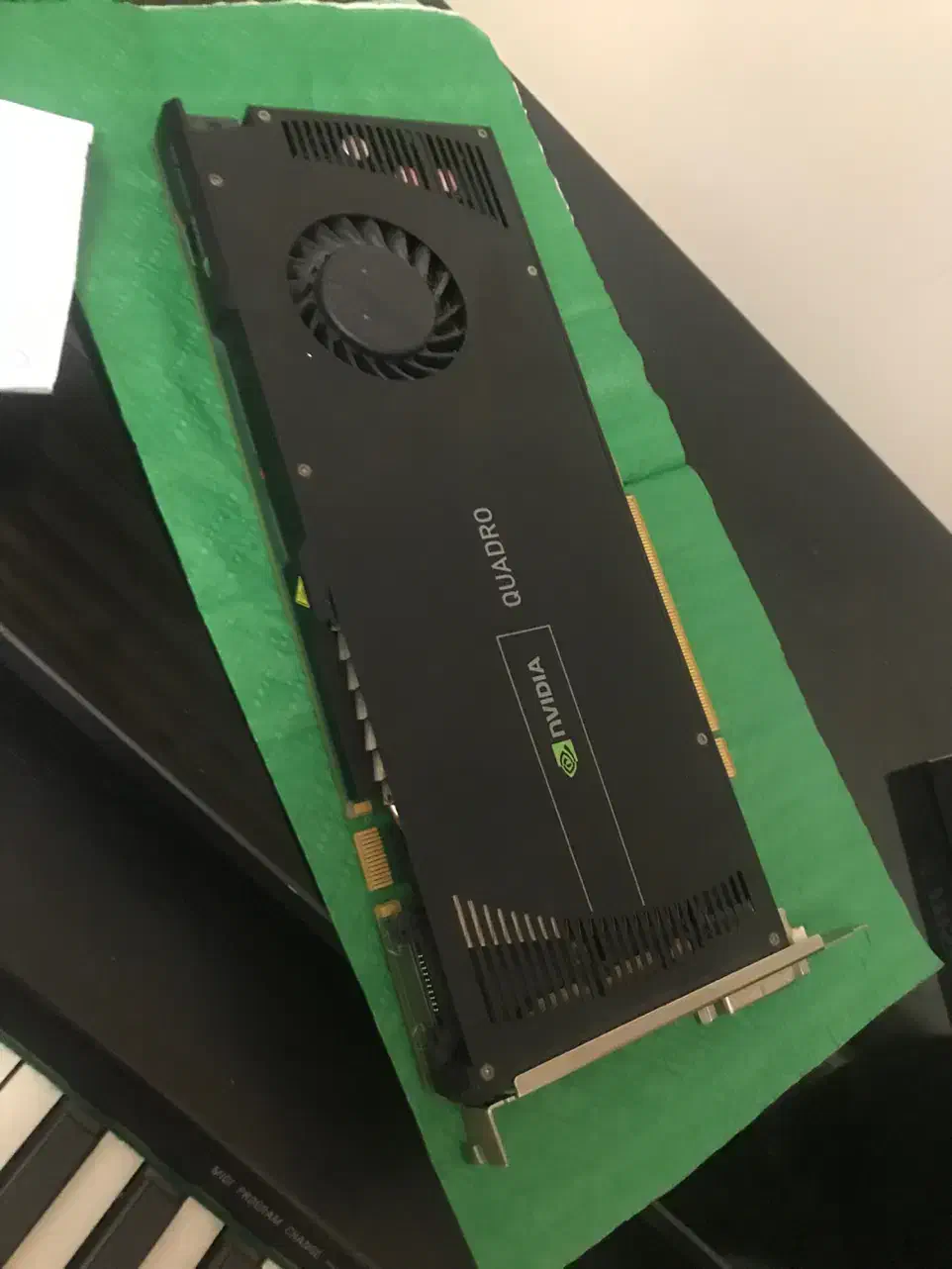 Quadro4000|قطعات و لوازم جانبی رایانه|اصفهان, آبشار|دیوار