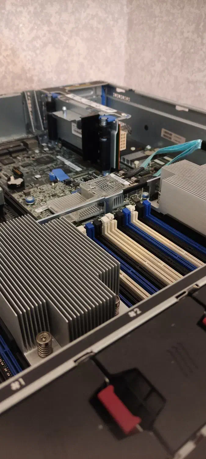 سرور DL380 G9 8sf|مودم و تجهیزات شبکه|تهران, سهروردی|دیوار