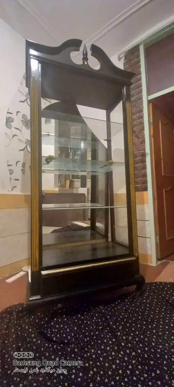 بوفه|کلکسیون اشیاء عتیقه|دوگنبدان, |دیوار