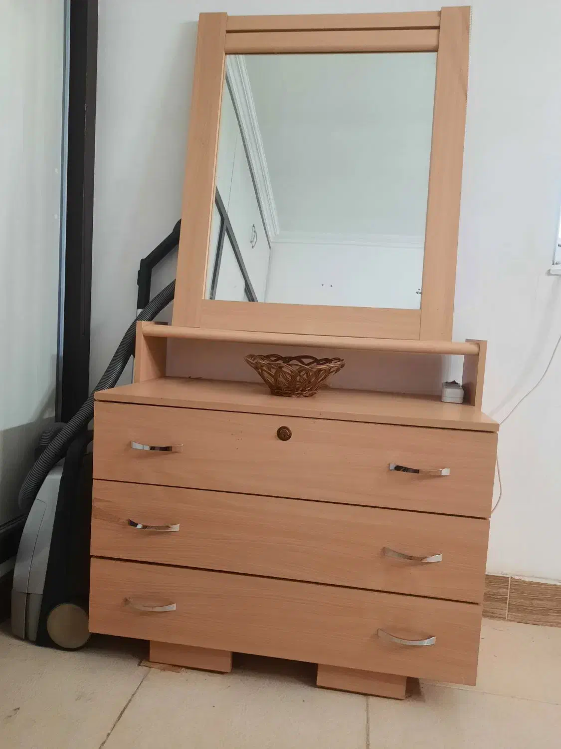 دراور،میز اینه|جاکفشی، کمد، دراور|بابل, |دیوار