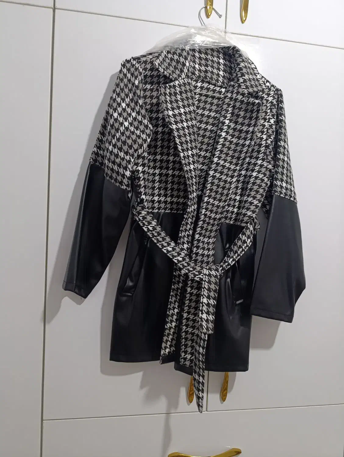 حراج لباس نو|لباس|پرند, فاز ۵|دیوار