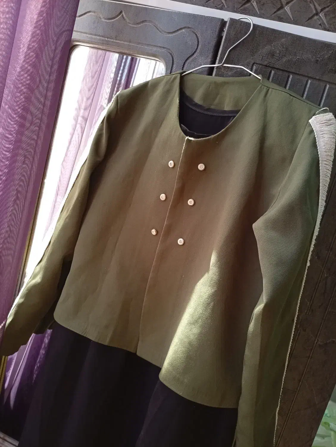 مانتو|لباس|مشهد, شهید آوینی|دیوار