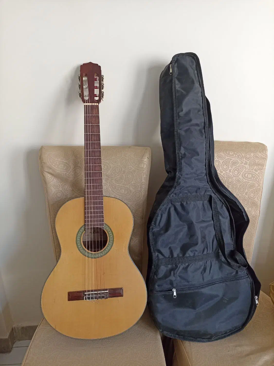 گیتار آریا ak30 اصلی و قدیمی سالم|گیتار، بیس، امپلیفایر|تهران, اکباتان|دیوار