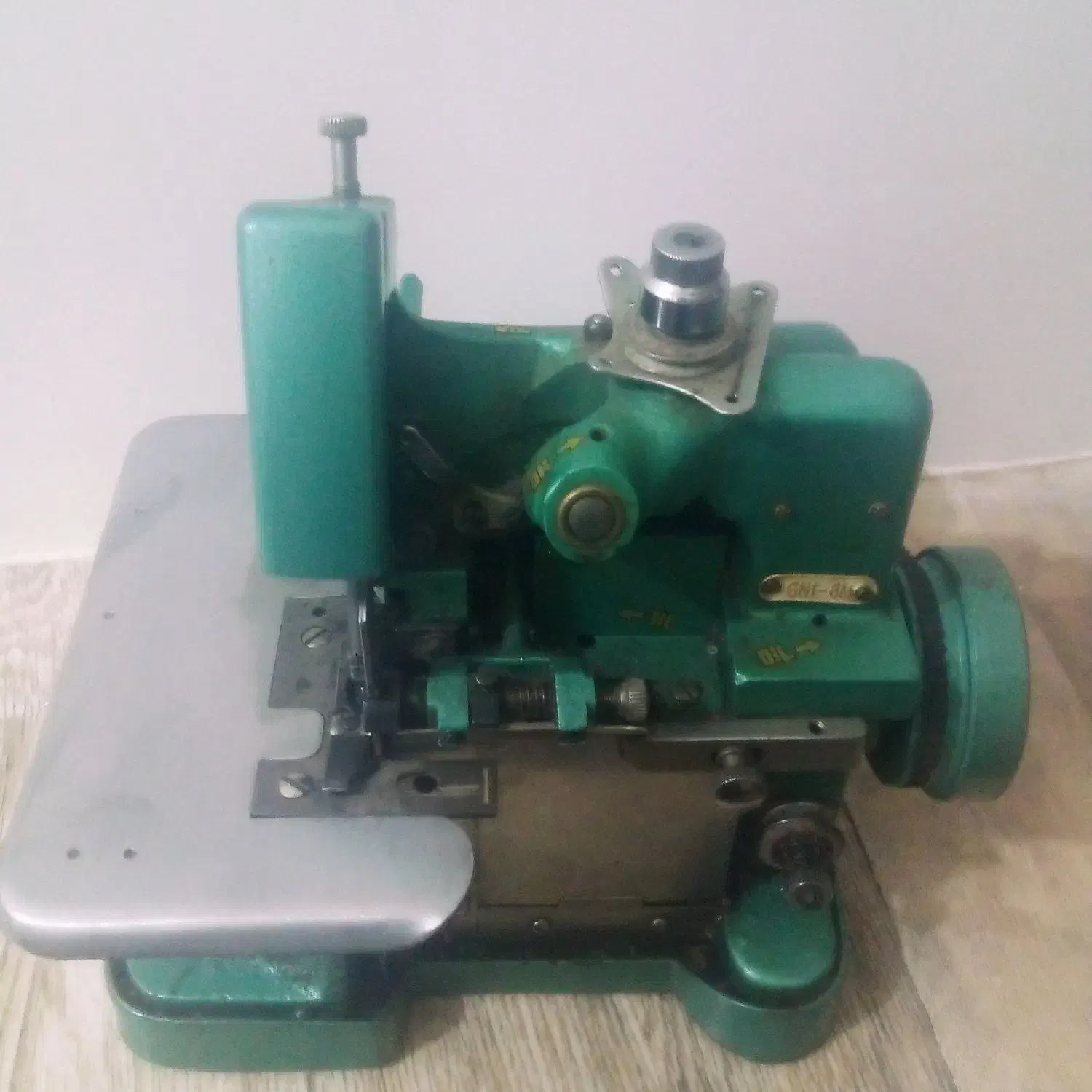 زیگزال پروانه|چرخ خیاطی و ریسندگی|لیلان, |دیوار