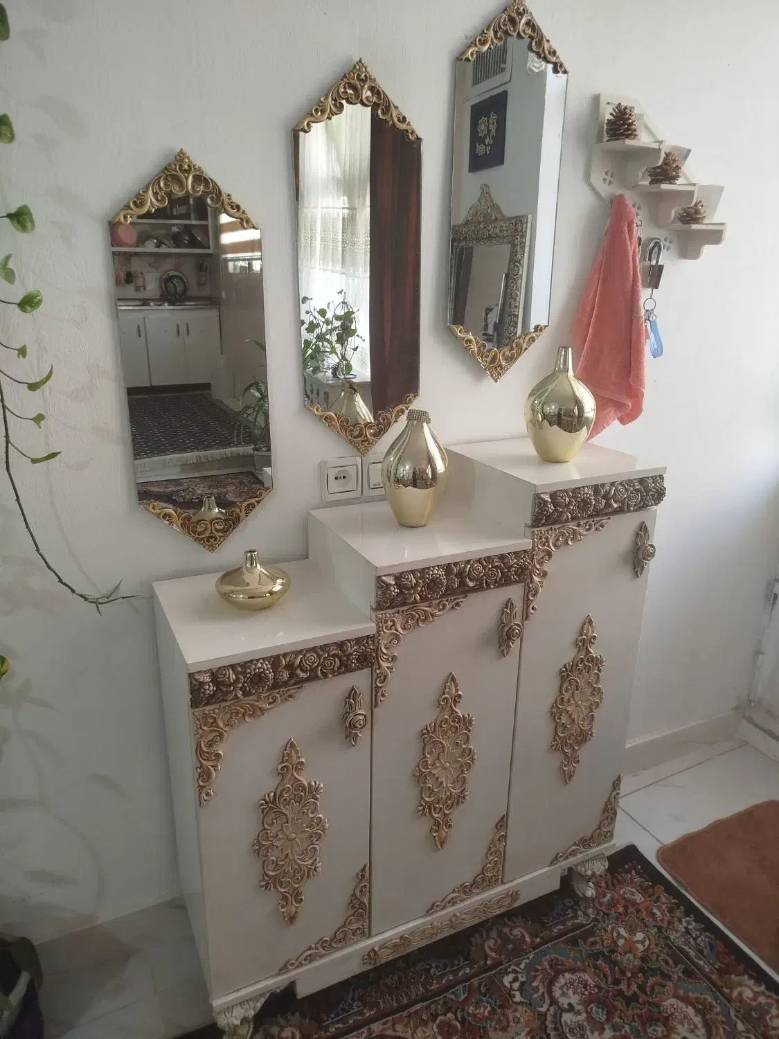 قیمت ۸۰۰۰۰۰۰|بوفه، ویترین، کنسول|بیستون, |دیوار