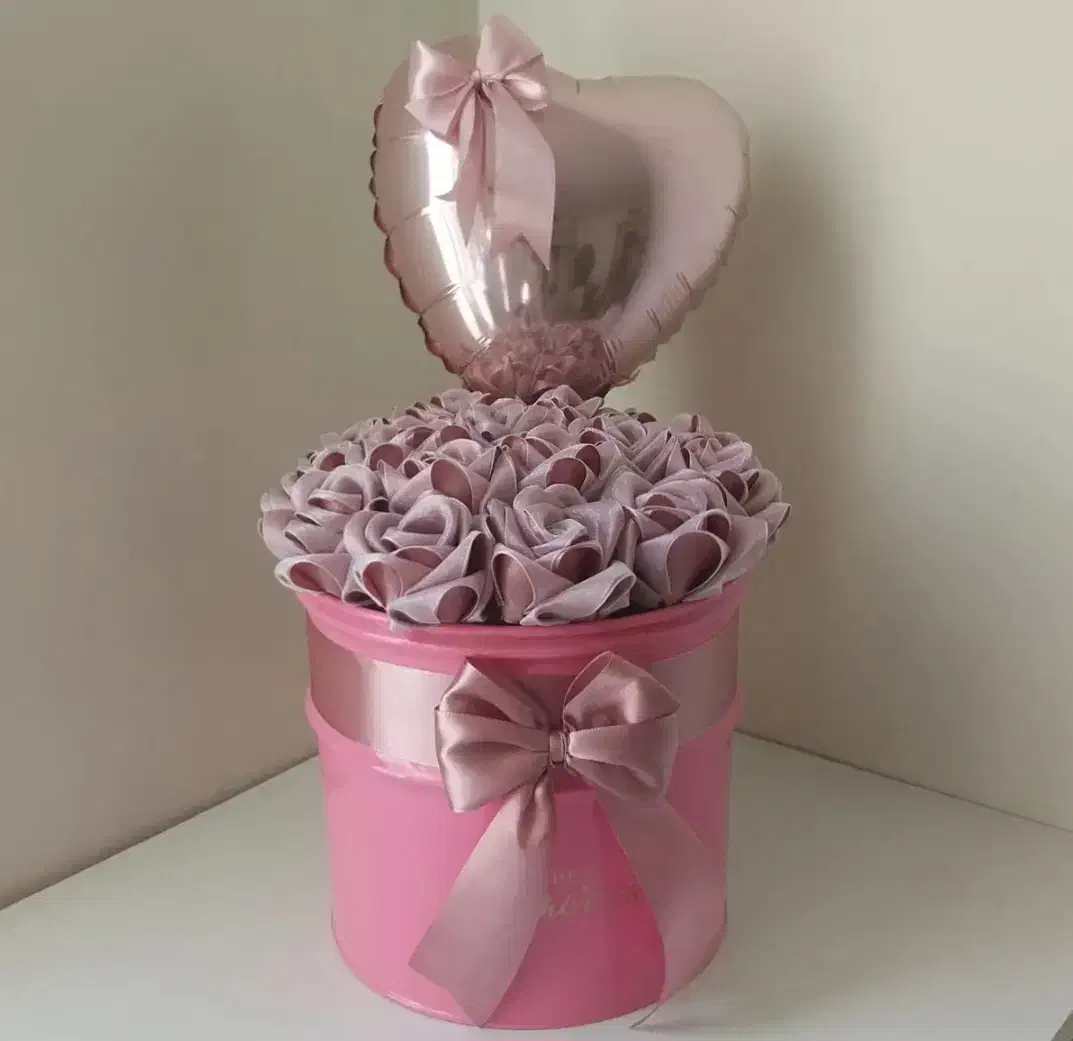 گل و باکس روبانی تخفیف ویژه تا شب یلدا|گل مصنوعی|ملایر, |دیوار