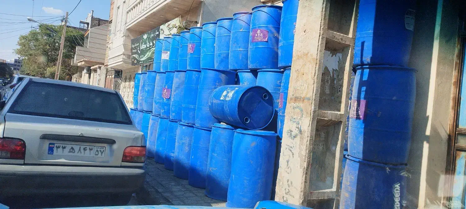 بشکه وگالن|ظروف نگهدارنده، پلاستیکی، یک‌بارمصرف|ساوه, |دیوار