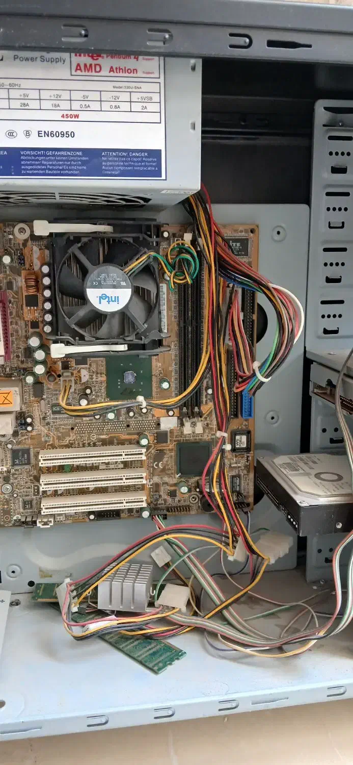 مانیتور و لیس|قطعات و لوازم جانبی رایانه|فولادشهر, مسکن مهر فولادشهر|دیوار