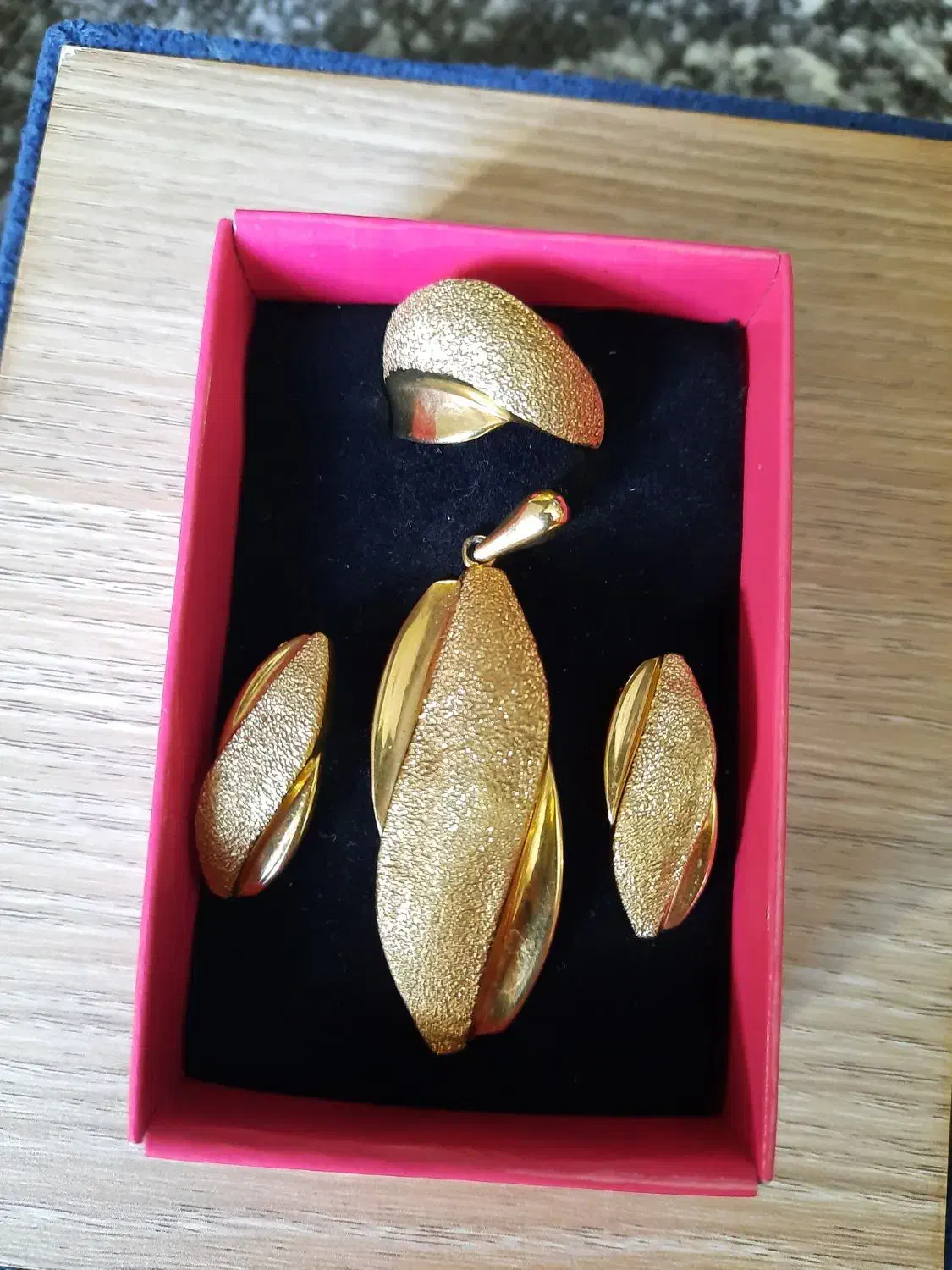 نیم ست|جواهرات|بروجرد, |دیوار