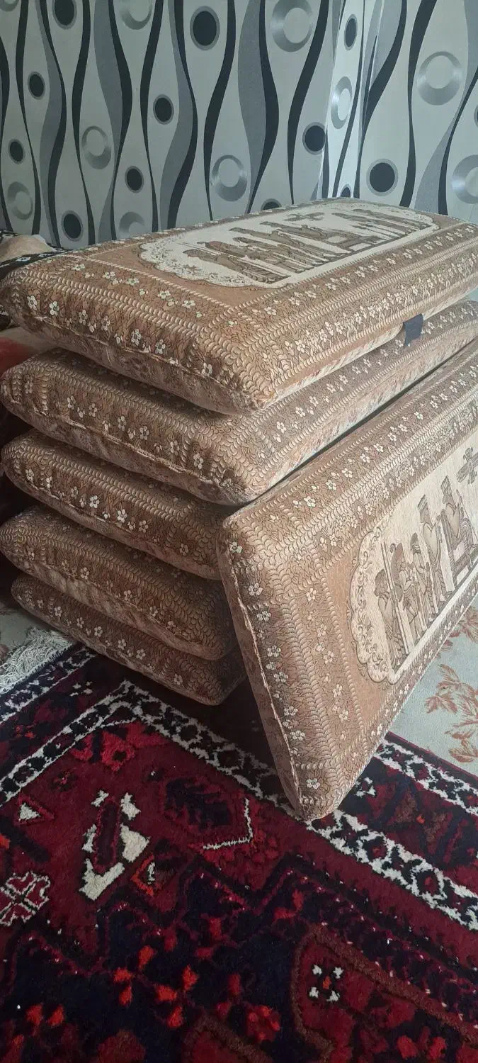 پشتی هخامنشی|پشتی|فارسان, |دیوار