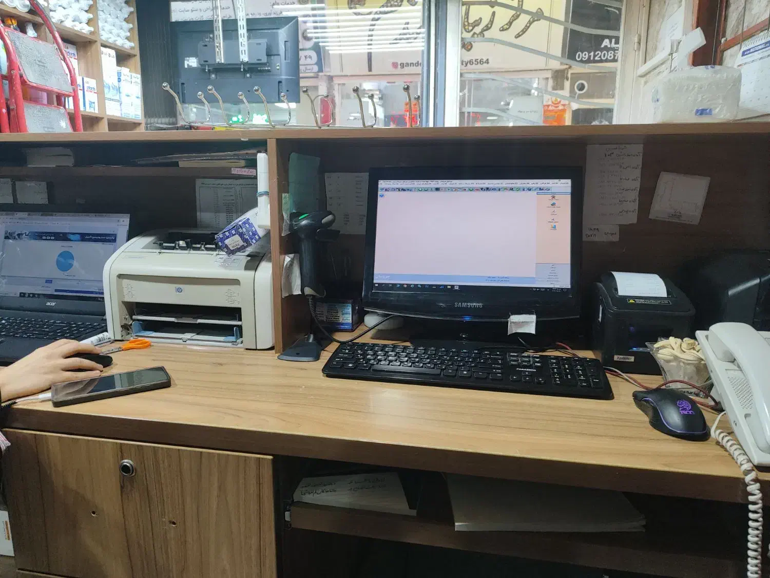 استخدام منشی خانم آشنا با کامپیوتر و امور دفتری|استخدام اداری و مدیریت|پردیس, فاز ۱|دیوار