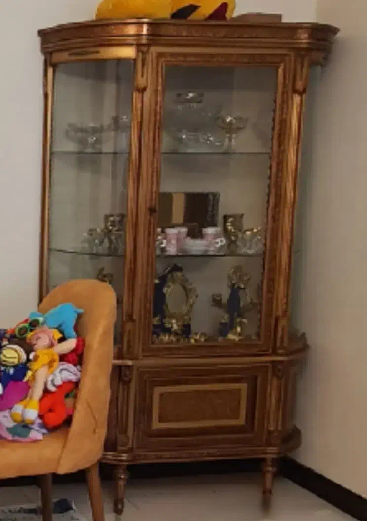 کمد ویترین دار چوبی بسیار تمیز|بوفه، ویترین، کنسول|پردیس, فاز ۳|دیوار