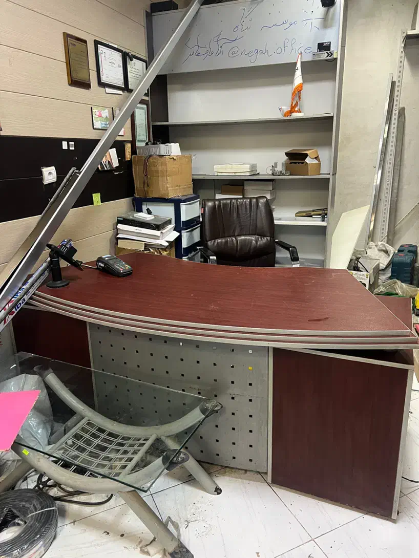 میزاداری تمام ام دی اف کاملا تمیزوسالم|دفتر کار|بندر ماهشهر, |دیوار