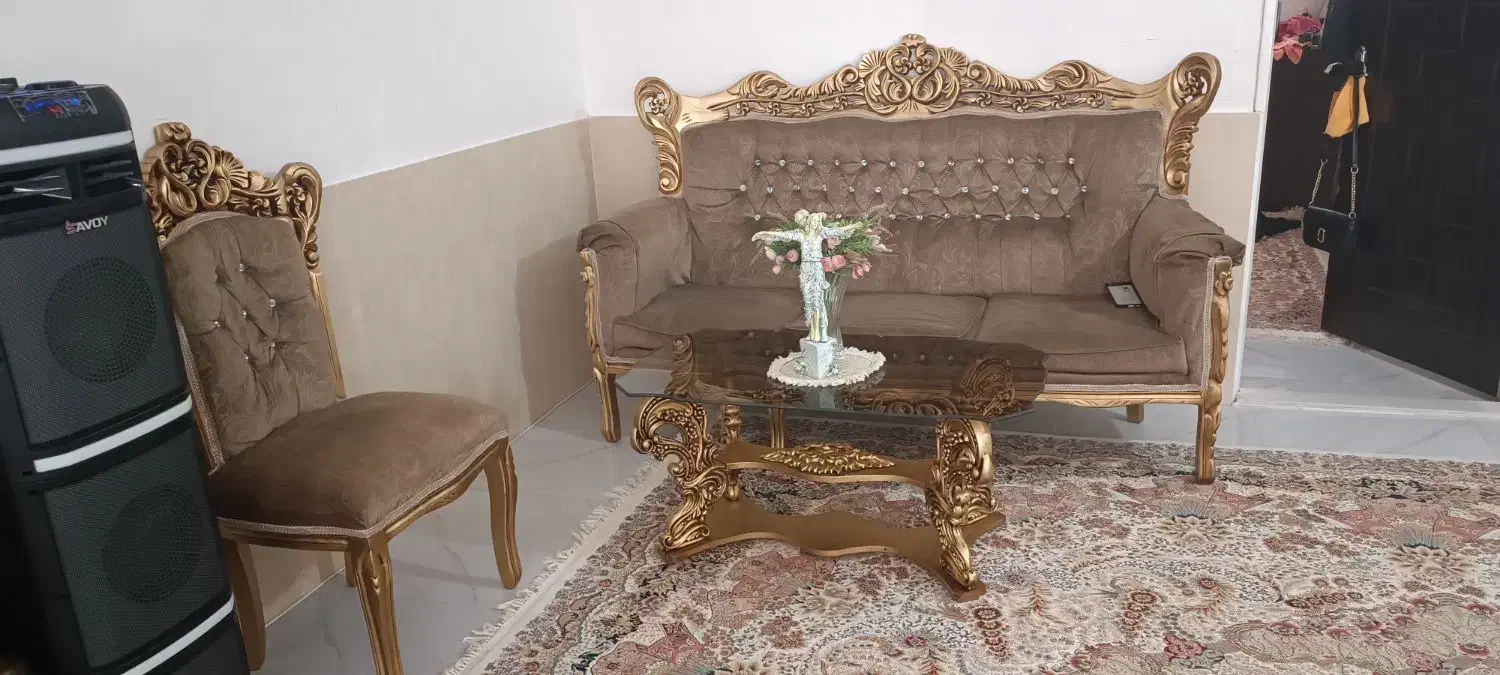 مبل سلطنتی نه نفره|مبلمان خانگی و میز عسلی|بروجرد, |دیوار