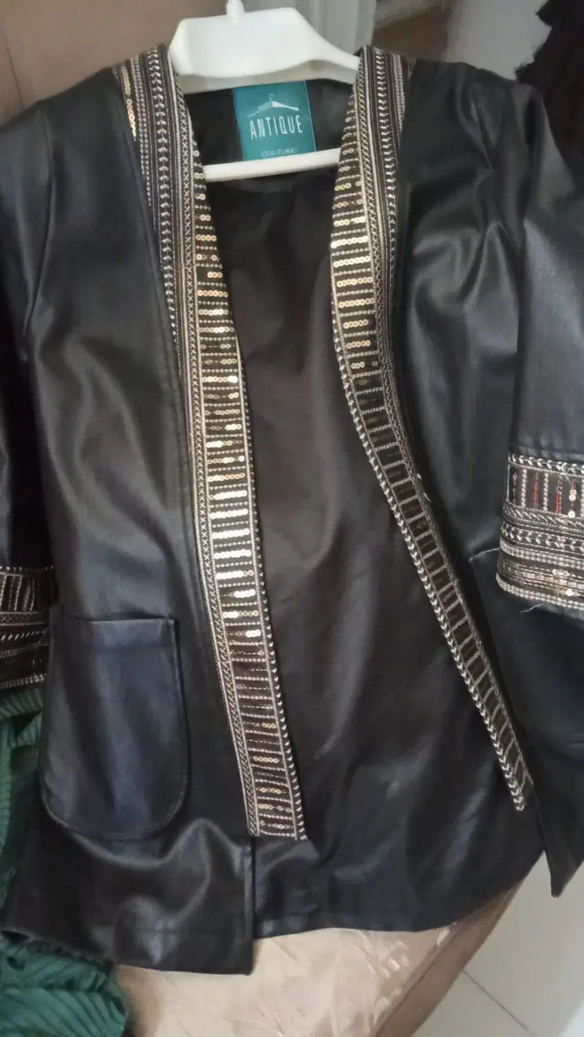 کت گرم زنانه قدش تا زیر باسن پولک دوزی|لباس|بجنورد, |دیوار