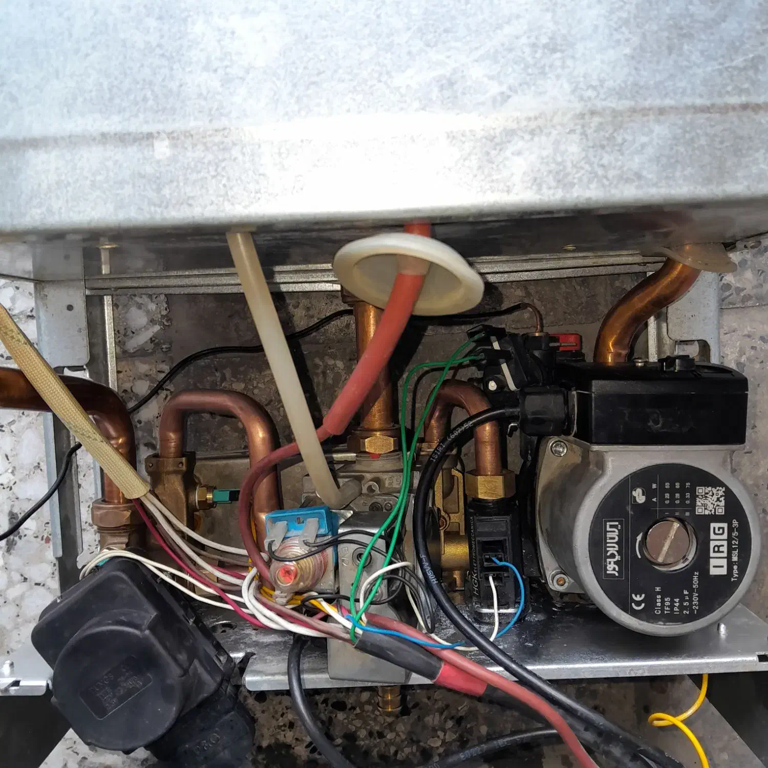 پکیج ایران رادیاتور eco22ff درحد نو|آبگرمکن، پکیج، شوفاژ|تهران, ستارخان|دیوار