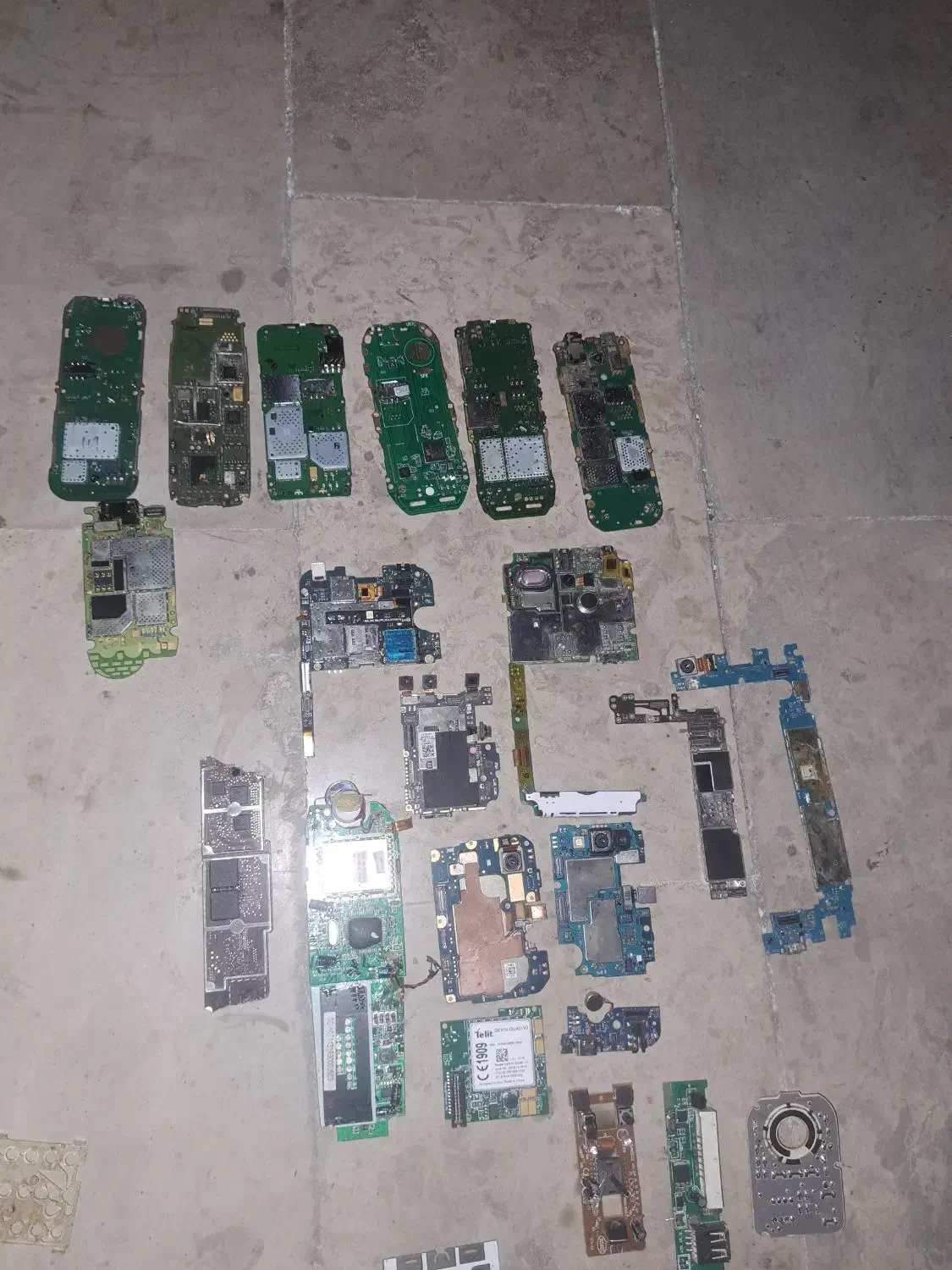 تعدادی گوشی نوستالژی  تبلت و برد گوشی قدیمی|تبلت|تهران, المهدی|دیوار