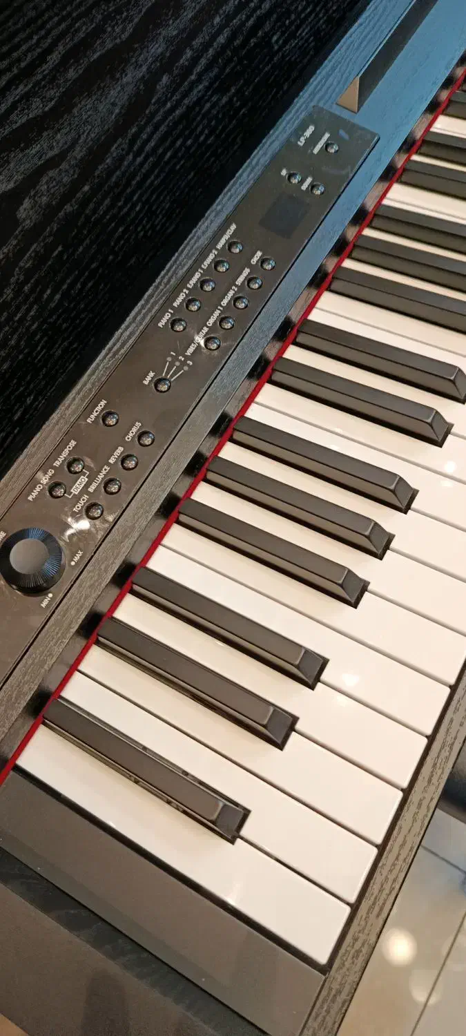 پیانو کرگ lp 380|پیانو، کیبورد، آکاردئون|تبریز, |دیوار